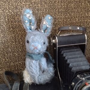 8" sitting posable mohair Bunny Rabbit 🐰🐇🩵 Artist made OOAK